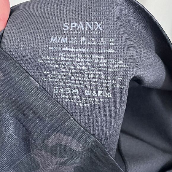 NWT SPANX Look At Me Now Bike  Shorts Camo Size M Gray High Waist Tummy Control - Picture 6 of 6